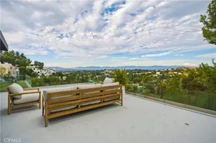 5170 Medina Rd, Woodland Hills, CA 91364 - Photo 15