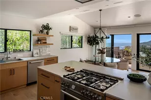 225 Notteargenta Rd, Pacific Palisades, CA 90272 - Photo 15