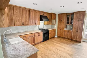 23341 Alamos Ln, Newhall, CA 91321 - Photo 7