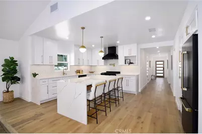 17420 Collins Street, Encino, CA 91316 - Photo 11
