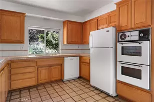 3433 Green Vista Dr, Encino, CA 91436 - Photo 13