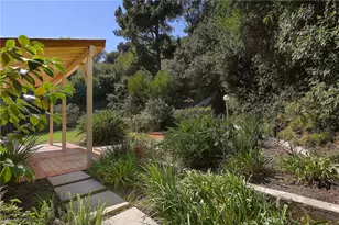 3433 Green Vista Dr, Encino, CA 91436 - Photo 27