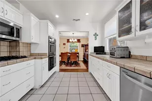 14013 Cohasset St, Van Nuys, CA 91405 - Photo 23