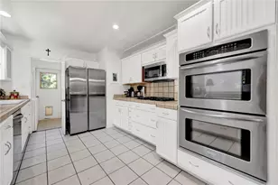 14013 Cohasset St, Van Nuys, CA 91405 - Photo 17