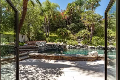 5959 Woodland View Drive, Woodland Hills, CA 91367 - Photo 29