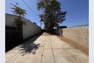 525 E 19th, Bakersfield, CA 93305 - Photo 19