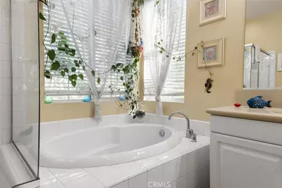 6119 Pilar Way, Bakersfield, CA 93306 - Photo 17