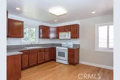 8536 Cayuga Avenue, Los Angeles, CA 91352 - Photo 5