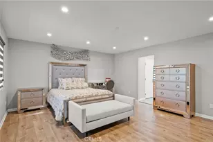 8311 Topeka Dr, Northridge, CA 91324 - Photo 23