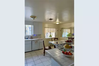 20701 Stagg, Canoga Park, CA 91306 - Photo 7