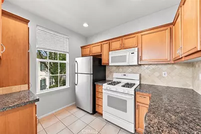 24124 Victoria #57, Valencia, CA 91355 - Photo 3