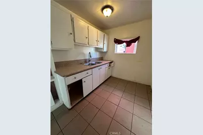 226 E 7th, Bakersfield, CA 93307 - Photo 13
