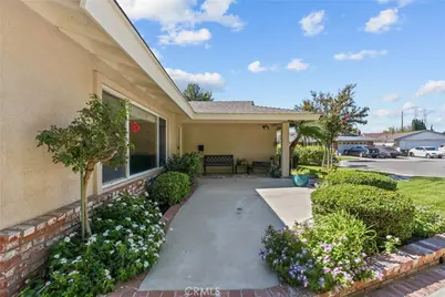 23044 Hilse, Newhall, CA 91321 - Photo 5