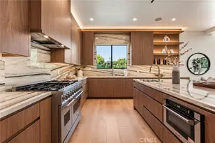 22816 Erwin, Woodland Hills, CA 91367 - Photo 9