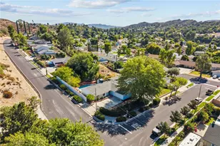 24716 Fain, Newhall, CA 91321 - Photo 43