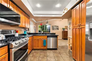 19634 Crystal Springs Ct, Newhall, CA 91321 - Photo 5