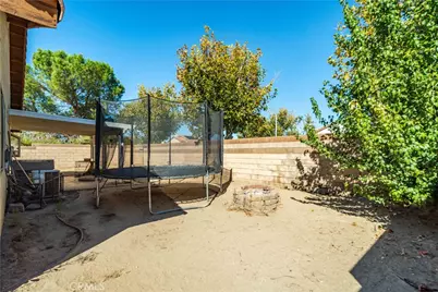 2811 E La Vida Drive, Lancaster, CA 93535 - Photo 23