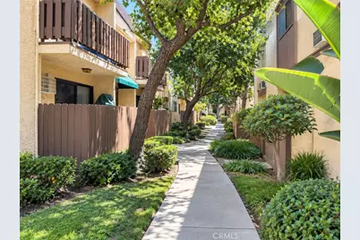 17900 Sherman #504, Reseda, CA 91335 - Photo 9