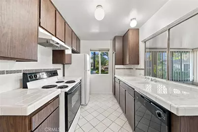 26335 Oak Highland #A, Newhall, CA 91321 - Photo 5