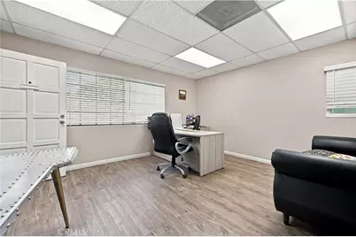 3316 W Victory Boulevard, Burbank, CA 91505 - Photo 13