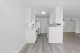 5400 Lindley Ave, Encino, CA 91316 - Photo 9
