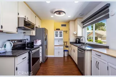 19716 Avenue Of The Oaks, Newhall, CA 91321 - Photo 5