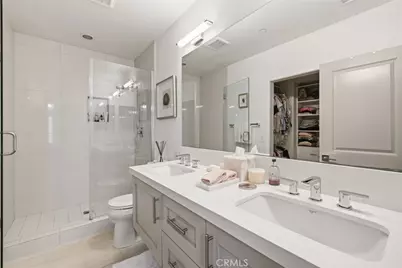 10738 Bloomfield, Toluca Lake, CA 91602 - Photo 15