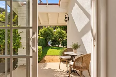 22926 Cass Avenue, Woodland Hills, CA 91364 - Photo 11