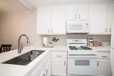 7111 Farralone Avenue #95, Canoga Park, CA 91303 - Photo 9