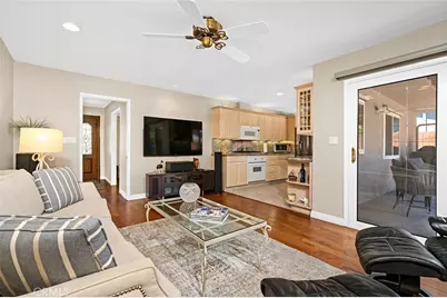5630 Valley Circle Boulevard, Woodland Hills, CA 91367 - Photo 3