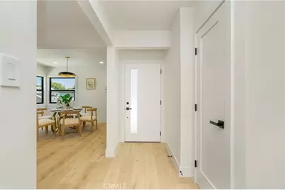 17200 Lanark Street, Lake Balboa, CA 91406 - Photo 3