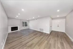 28108 Oaklar Dr, Saugus, CA 91350 - Photo 3