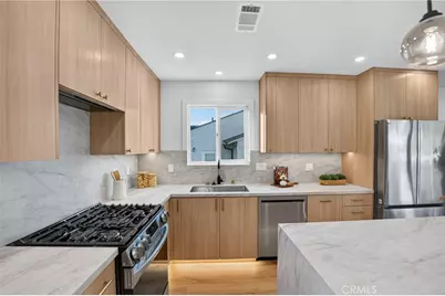 10254 Roscoe Boulevard, Los Angeles, CA 91352 - Photo 9