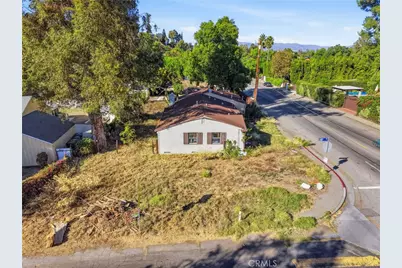 23201 Califa Street, Woodland Hills, CA 91367 - Photo 1