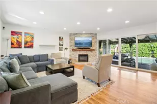 18937 Sylvan St, Tarzana, CA 91335 - Photo 9