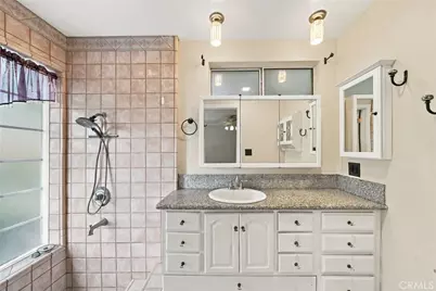 22200 Barbacoa Drive, Saugus, CA 91350 - Photo 31