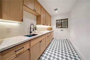 3847 Royal Woods Dr, Sherman Oaks, CA 91403 - Photo 21