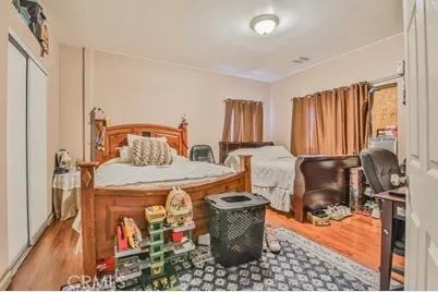 506 S Brand Boulevard, San Fernando, CA 91340 - Photo 17