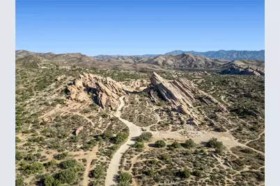13111 Sierra, Agua Dulce, CA 91390 - Photo 17