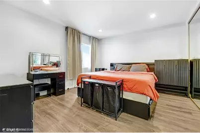 18307 Burbank Boulevard #64, Tarzana, CA 91356 - Photo 15