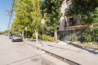 6420 Hazeltine Avenue #4, Van Nuys, CA 91401 - Photo 63