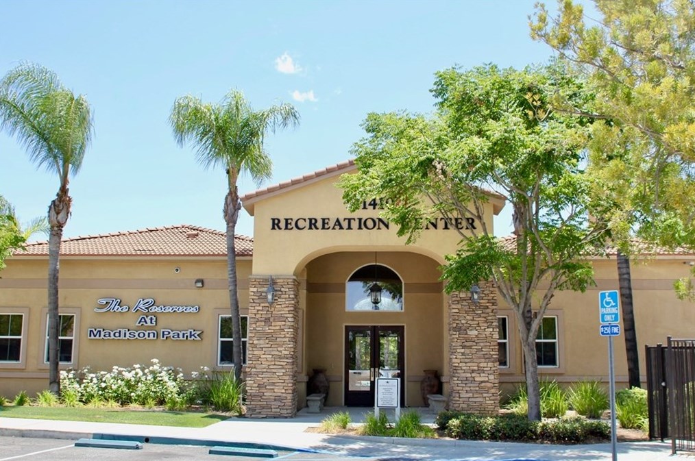 41410 Juniper St, Murrieta CA  92562-7519 exterior