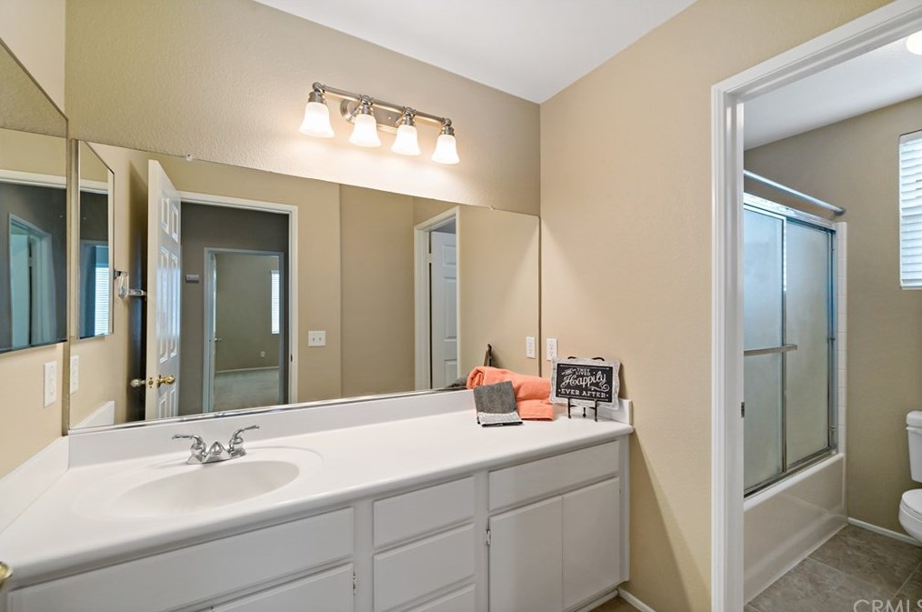 38941 Red Post Cir, Murrieta CA  92563-6206 exterior