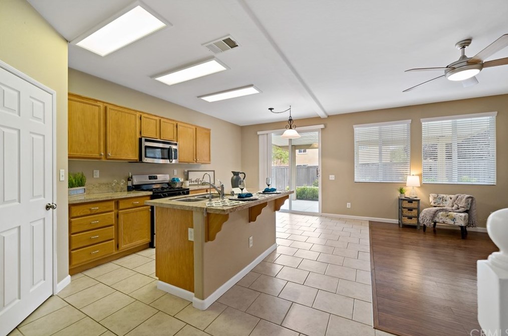 38941 Red Post Cir, Murrieta CA  92563-6206 exterior
