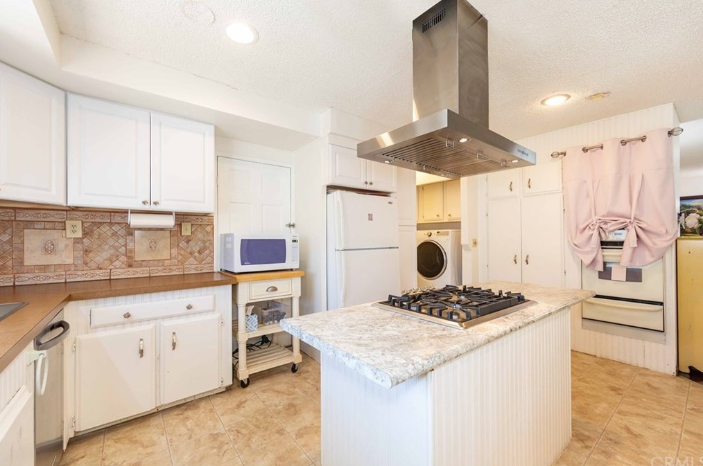 28890 Calle Alta, Murrieta CA  92563-5640 exterior