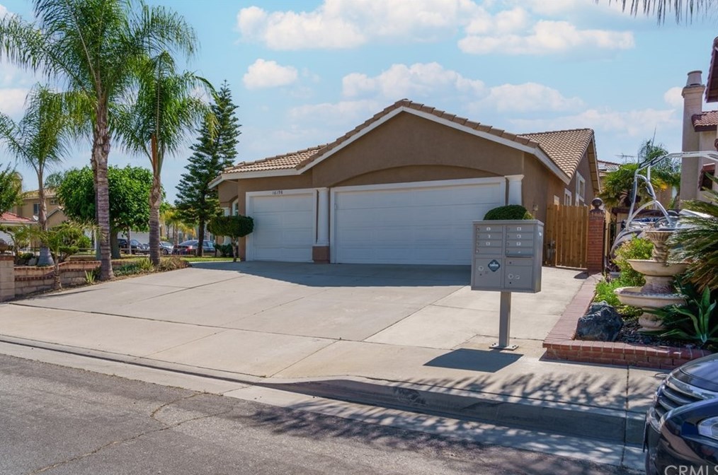 16198 Greenfield St, Moreno Valley CA  92551-7256 exterior