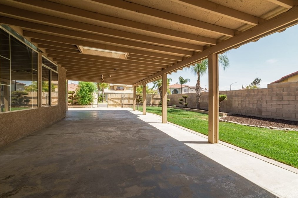 16198 Greenfield St, Moreno Valley CA  92551-7256 exterior