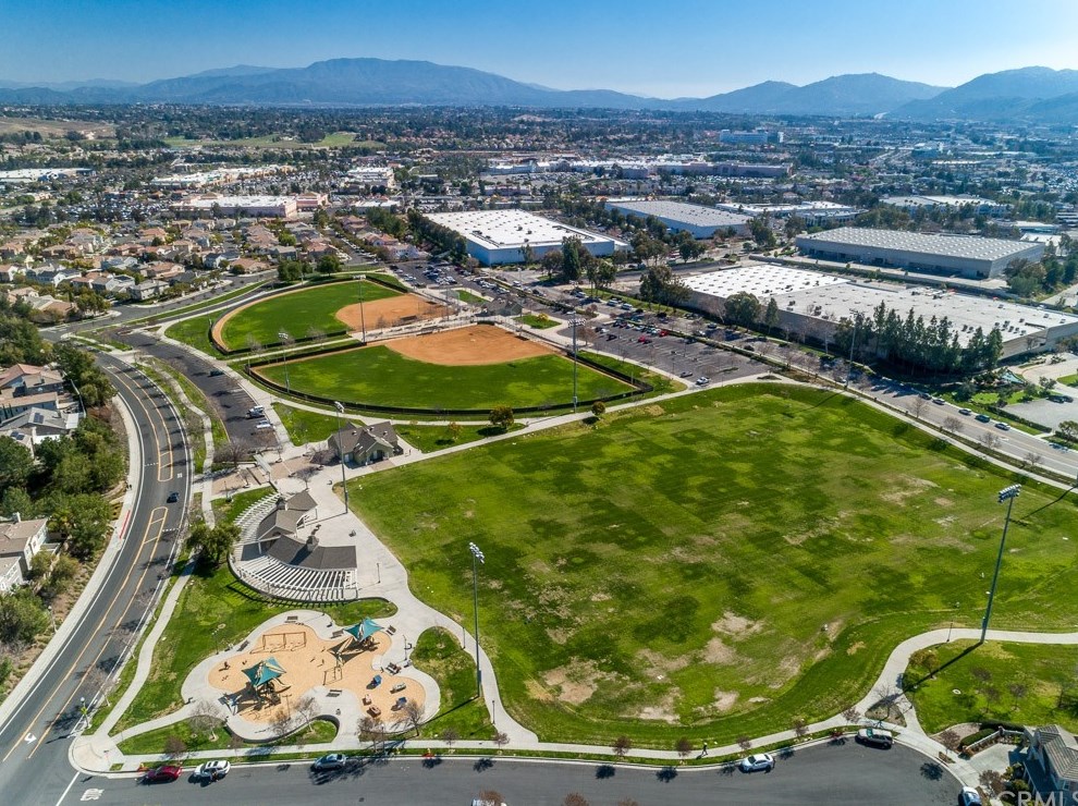 40445 Amesbury Ln, Temecula CA 92591-4428 exterior