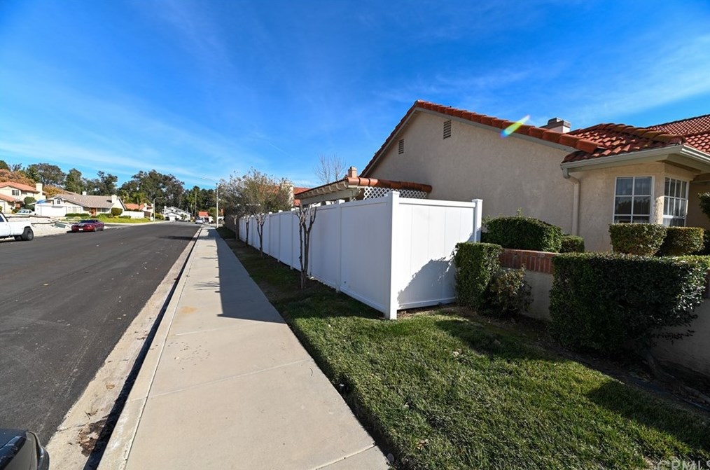 24460 Tuscola Cir, Murrieta CA 92562-4154 exterior