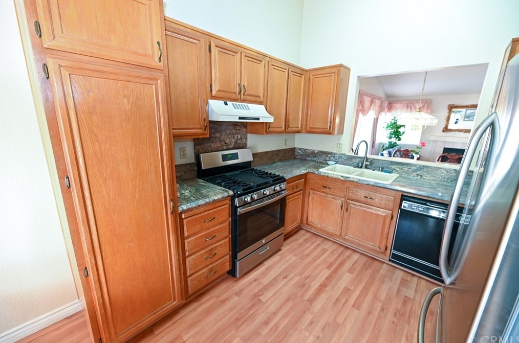 24460 Tuscola Cir, Murrieta CA 92562-4154 exterior